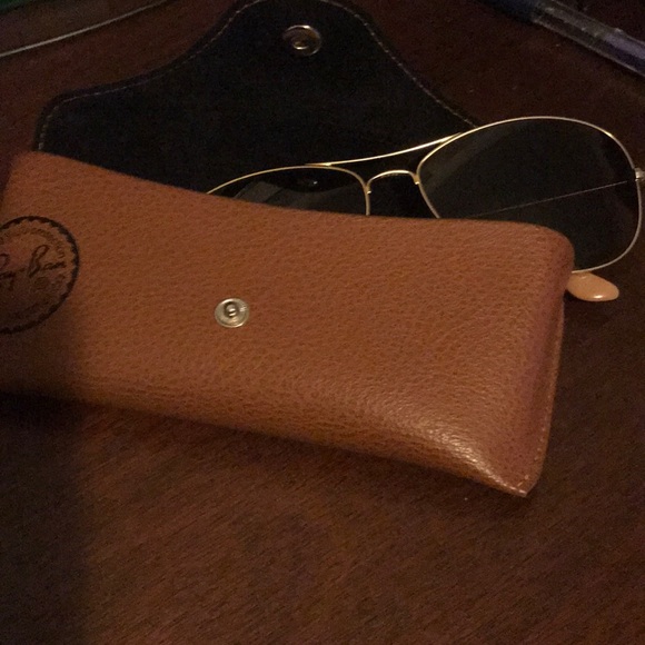 Ray Ban Gold wired sunglasses. - Picture 5 of 5